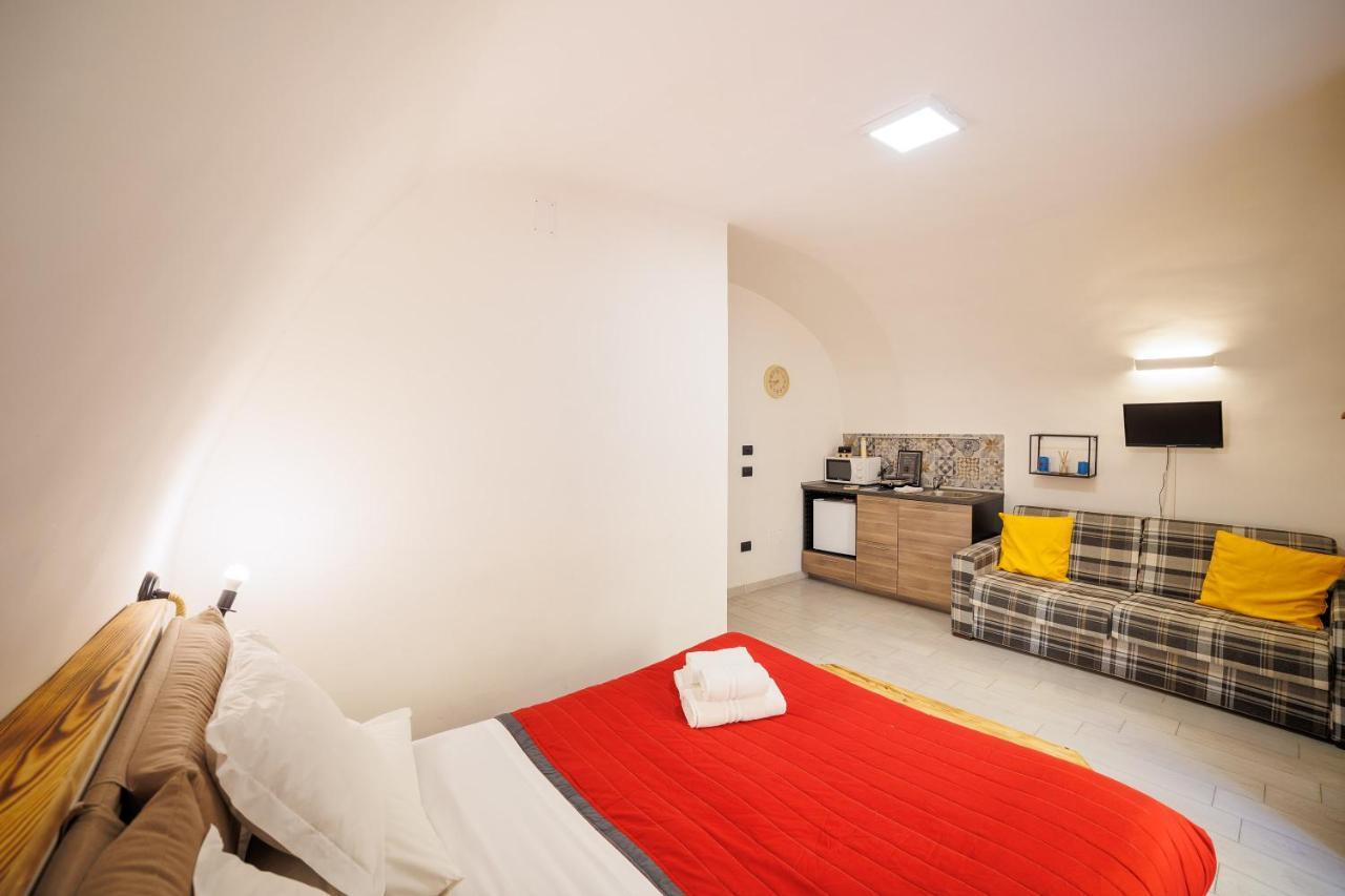 Legno Suite By HouseinNápoles Exterior foto