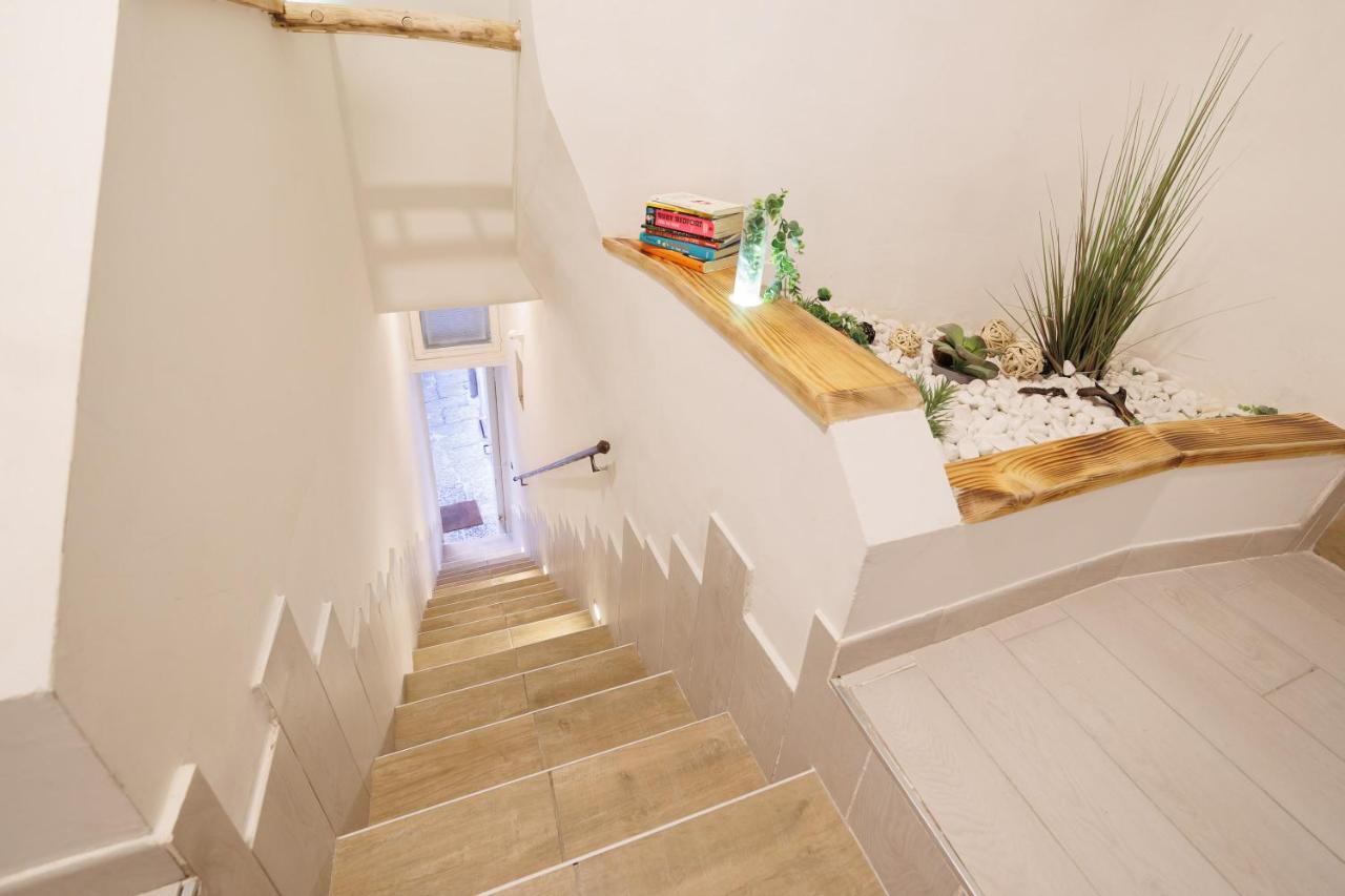 Legno Suite By HouseinNápoles Exterior foto