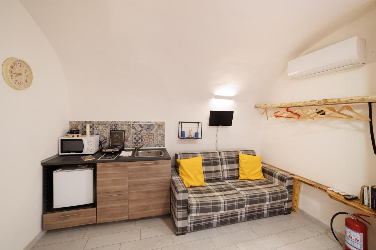 Legno Suite By HouseinNápoles Exterior foto
