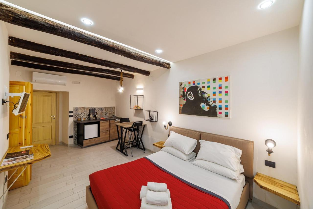 Legno Suite By HouseinNápoles Exterior foto