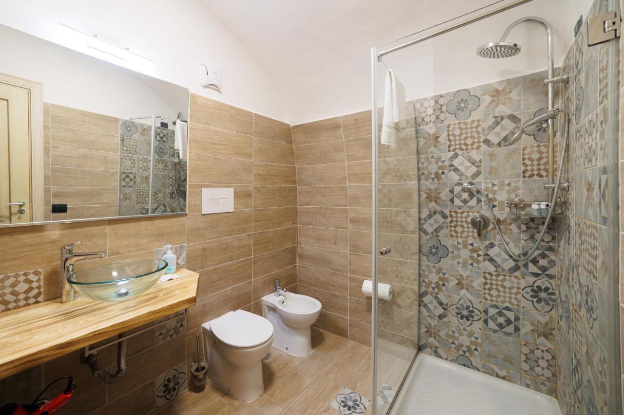 Legno Suite By HouseinNápoles Exterior foto
