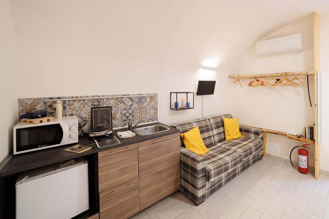 Legno Suite By HouseinNápoles Exterior foto