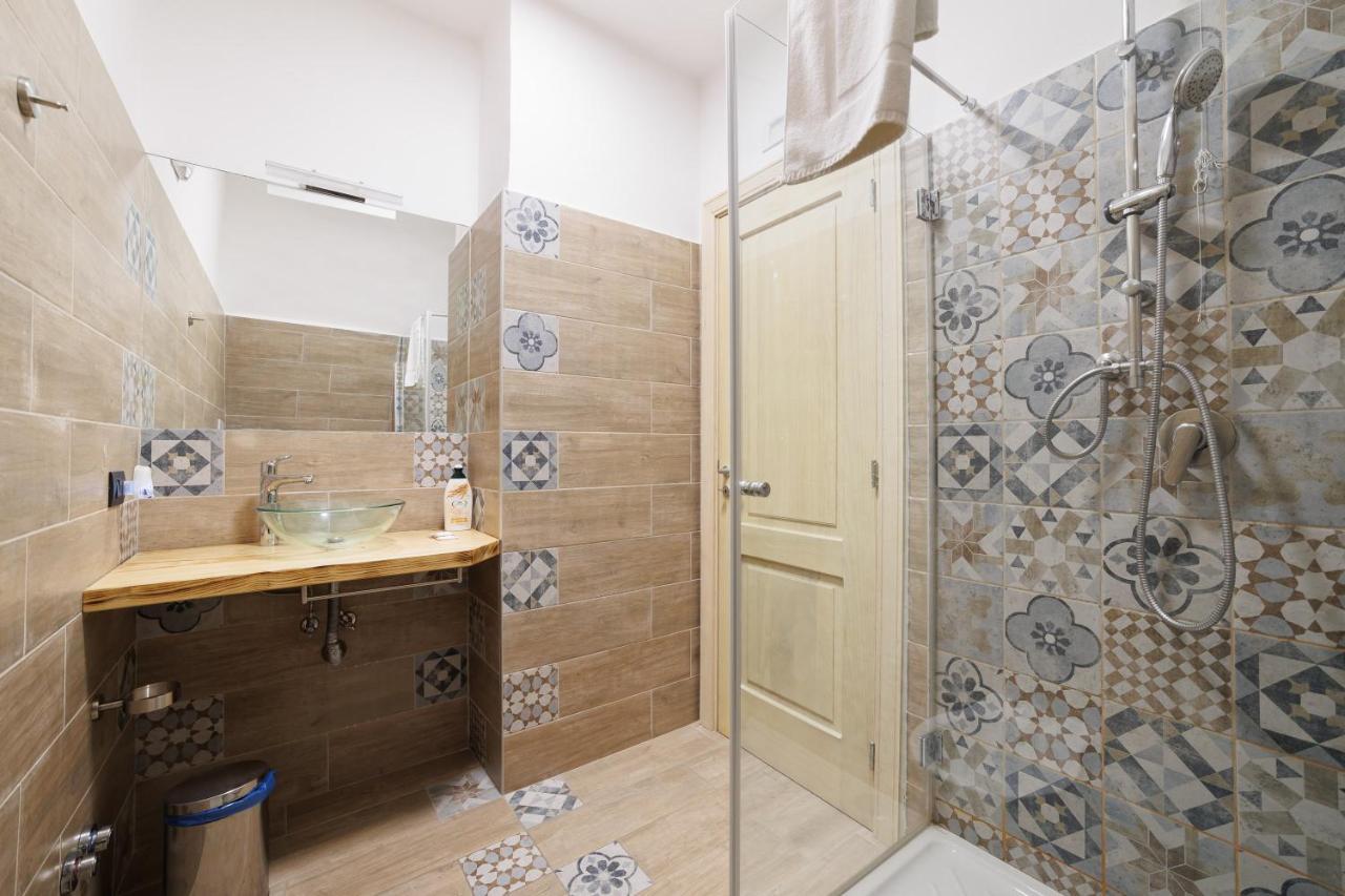 Legno Suite By HouseinNápoles Exterior foto